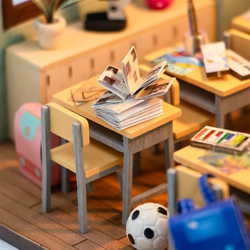 Plymagic DIY Mini House - Classroom