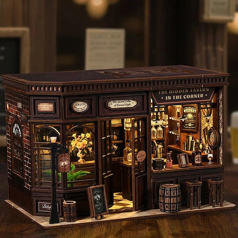 Plymagic DIY Mini House - Crimson Oak Tavern