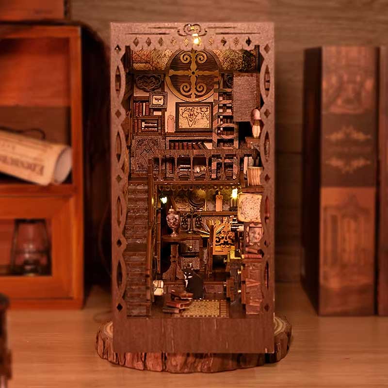 Plymagic DIY Book Nook - Medieval Study