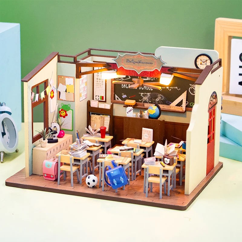 Plymagic DIY Mini House - Classroom