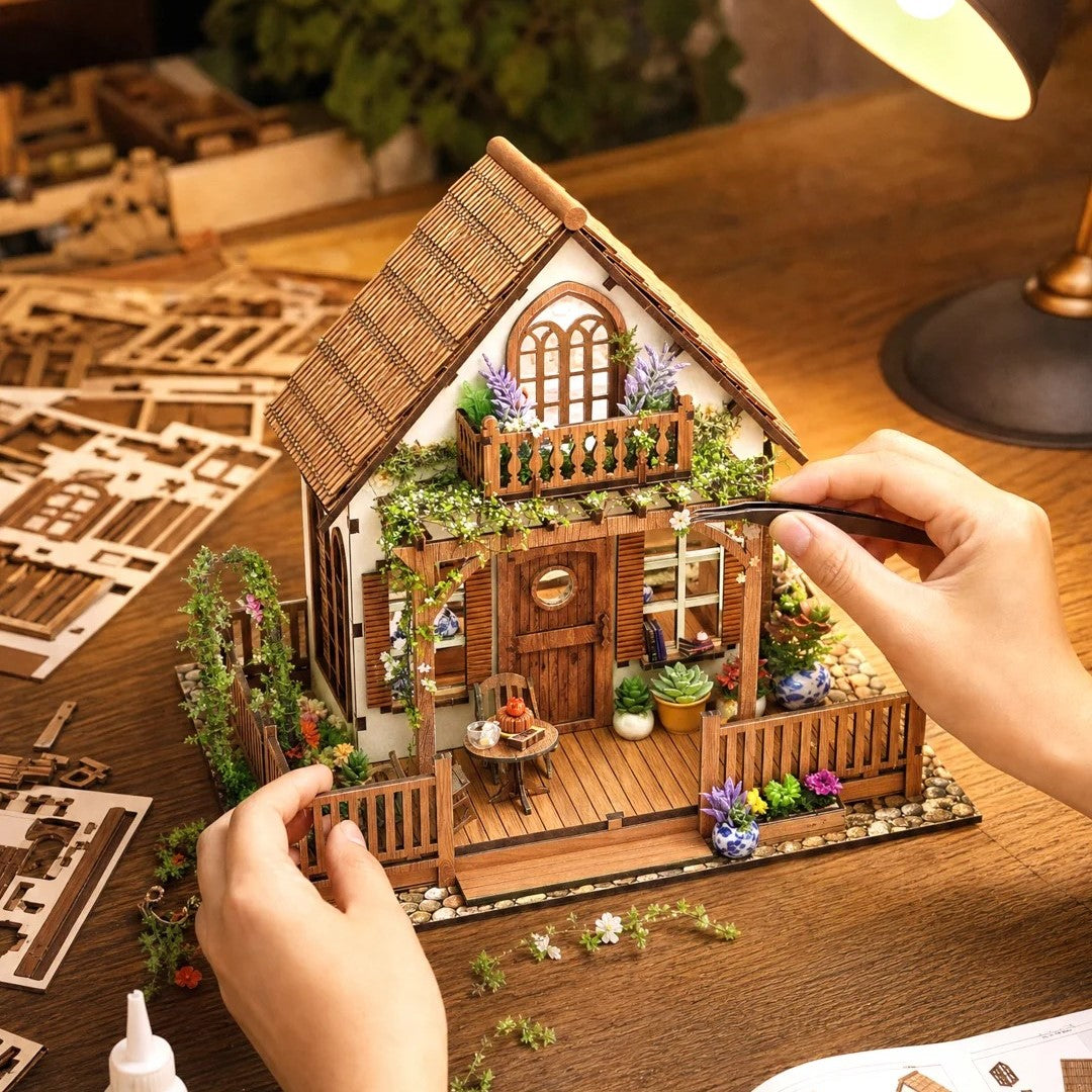 Plymagic DIY Mini House - Retro wooden house