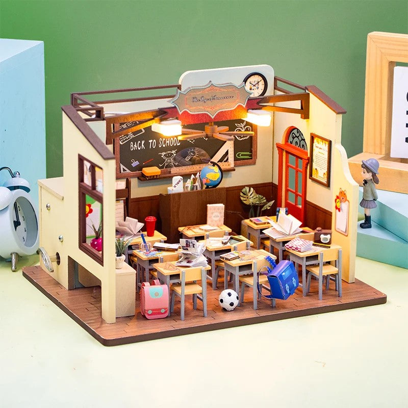 Plymagic DIY Mini House - Classroom
