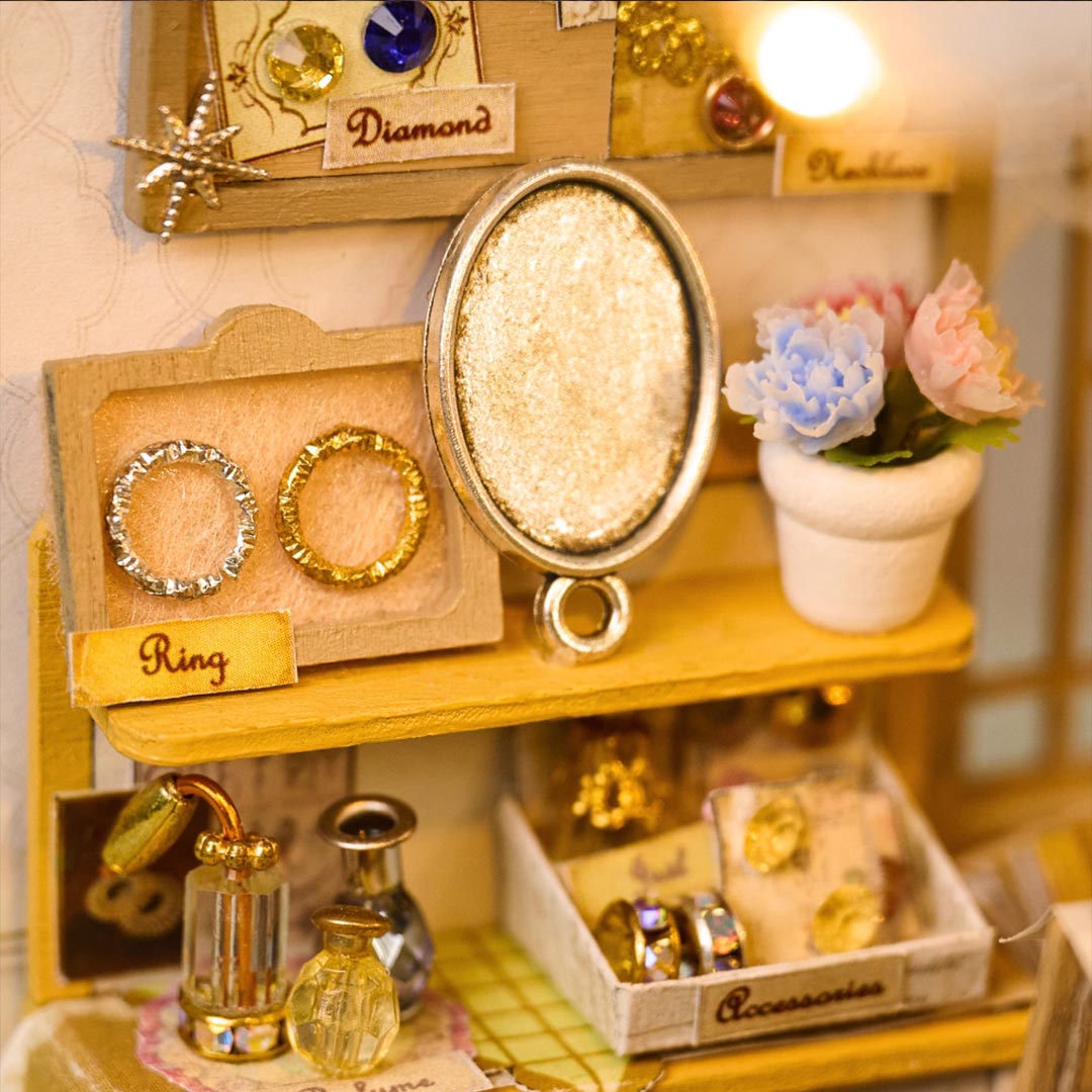 Plymagic DIY MiniHouse -  Vitrine’s Tale