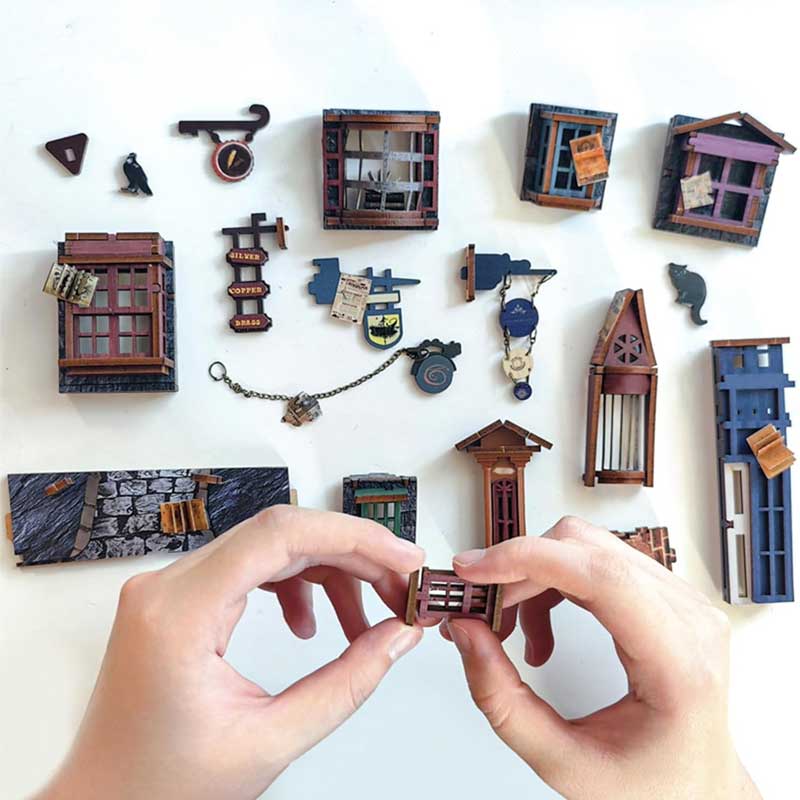 Plymagic DIY Book Nook - Magic Night Alley