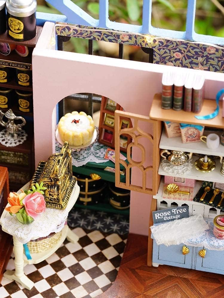 Plymagic DIY Mini House - Rose Courtyard