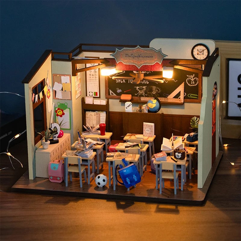 Plymagic DIY Mini House - Classroom