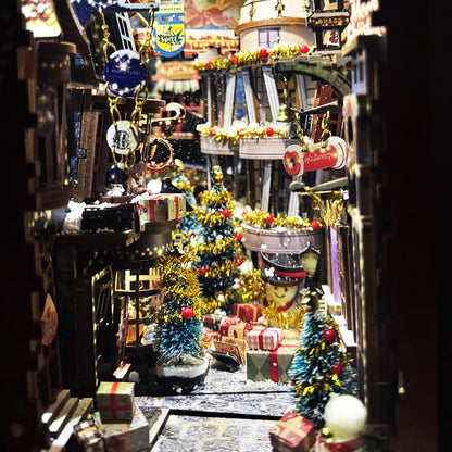 Plymagic DIY Book Nook - Christmas in Magic Night Alley