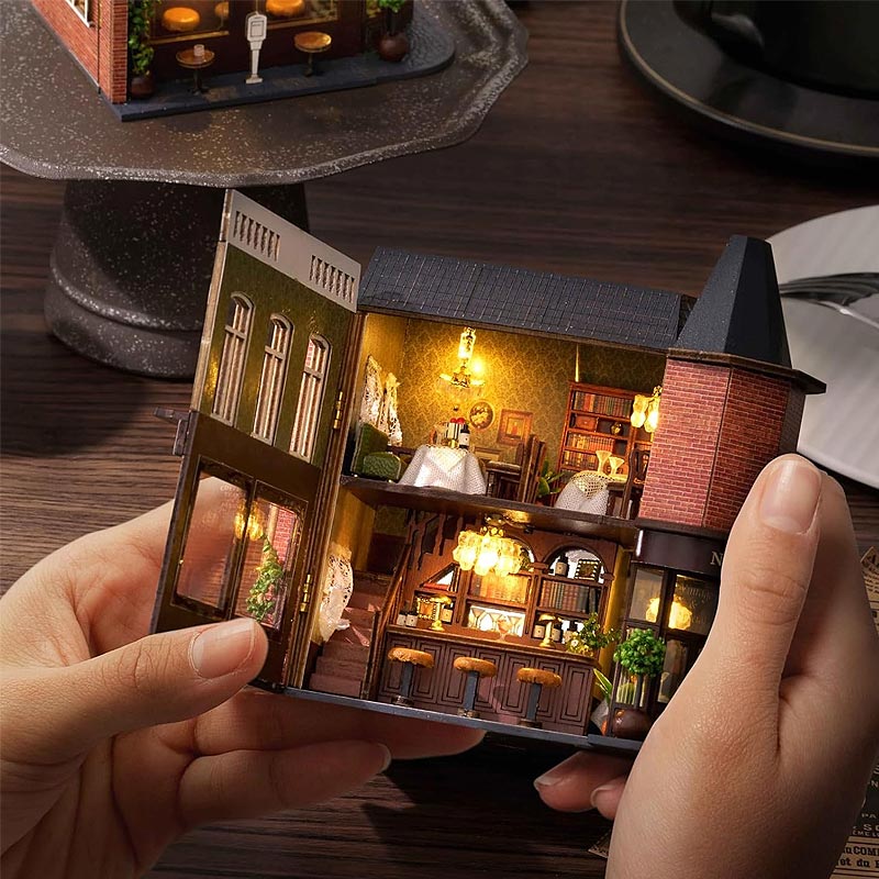 Plymagic DIY Mini House - Corner Restaurant