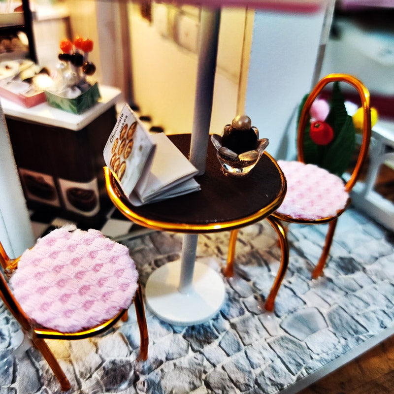 Plymagic DIY Mini House - Chocolatier