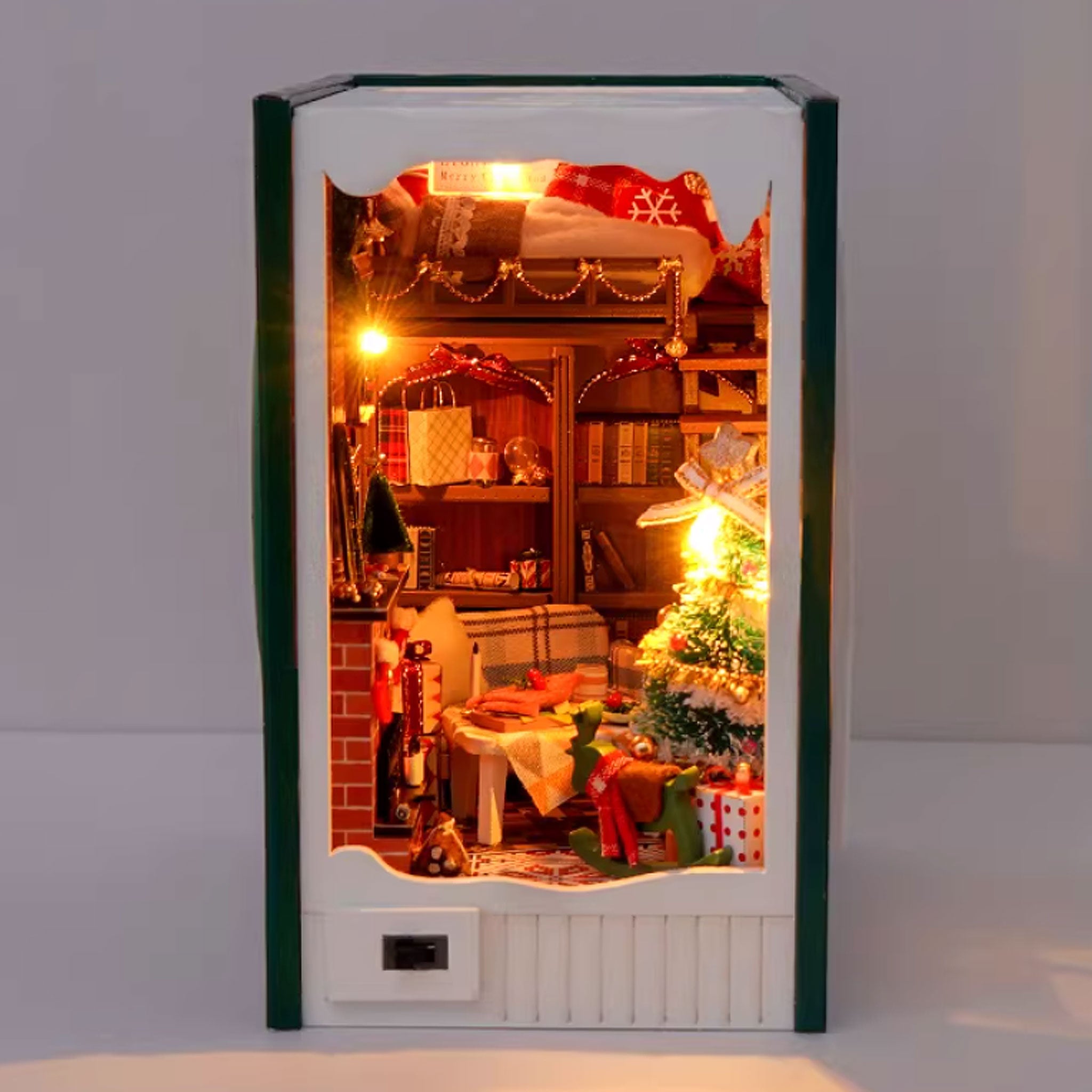 Plymagic DIY Book Nook - Christmas Cozy Home