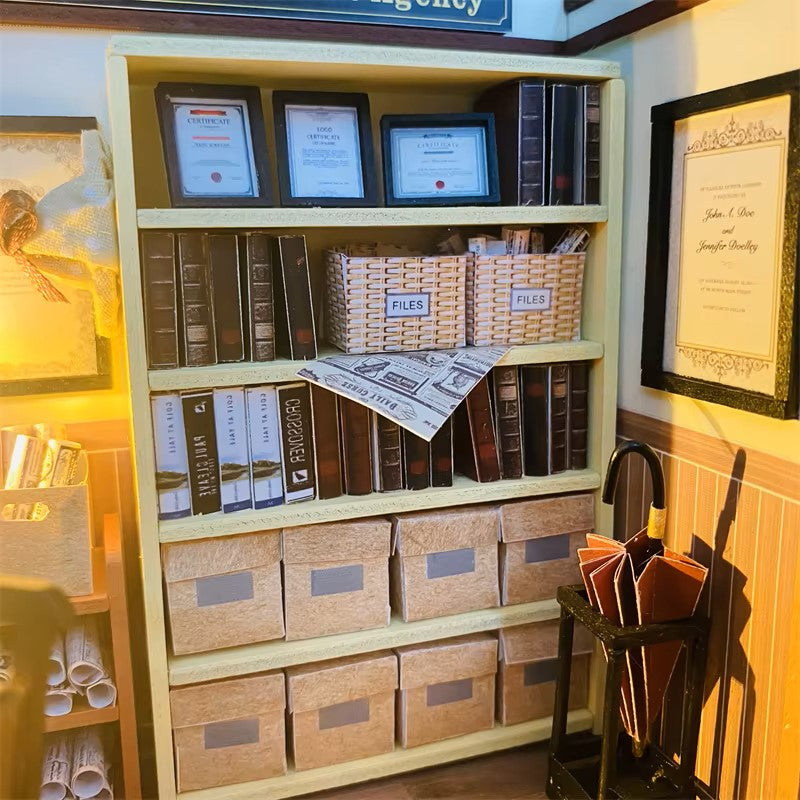 Plymagic DIY Mini House - Detective Agency