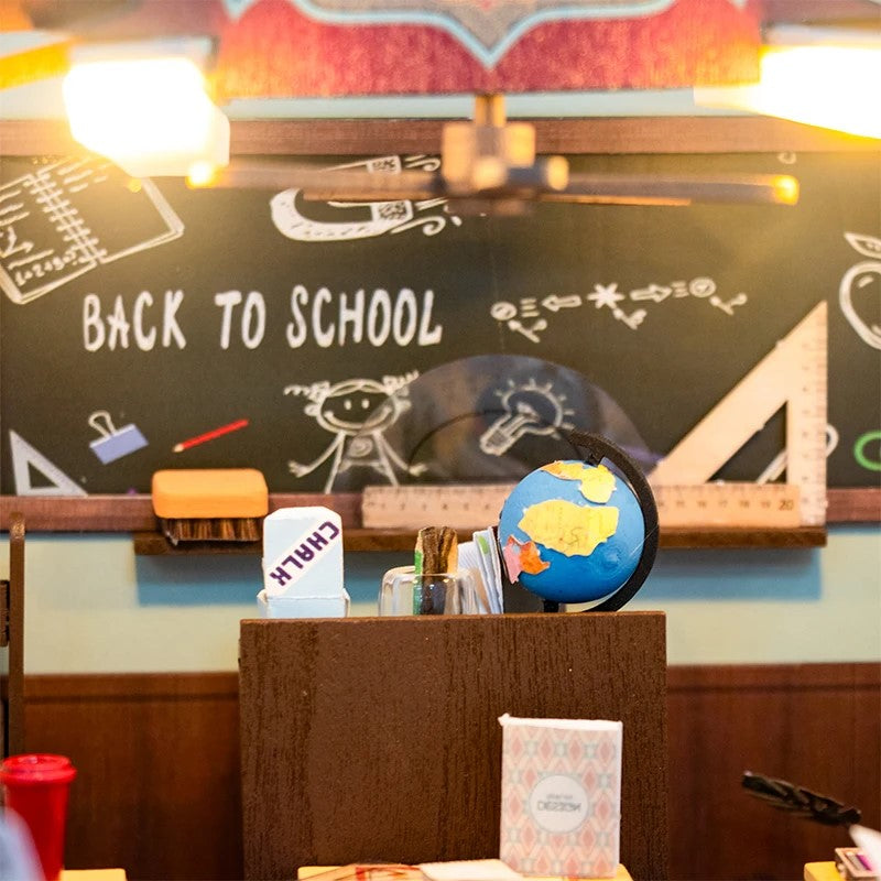 Plymagic DIY Mini House - Classroom