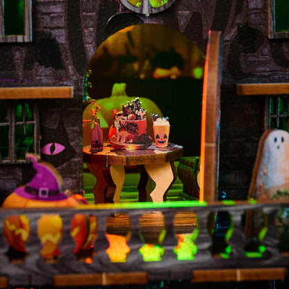 Plymagic DIY Mini House - Halloween Night