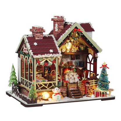 Plymagic DIY Mini House - Warm Christmas Lodge