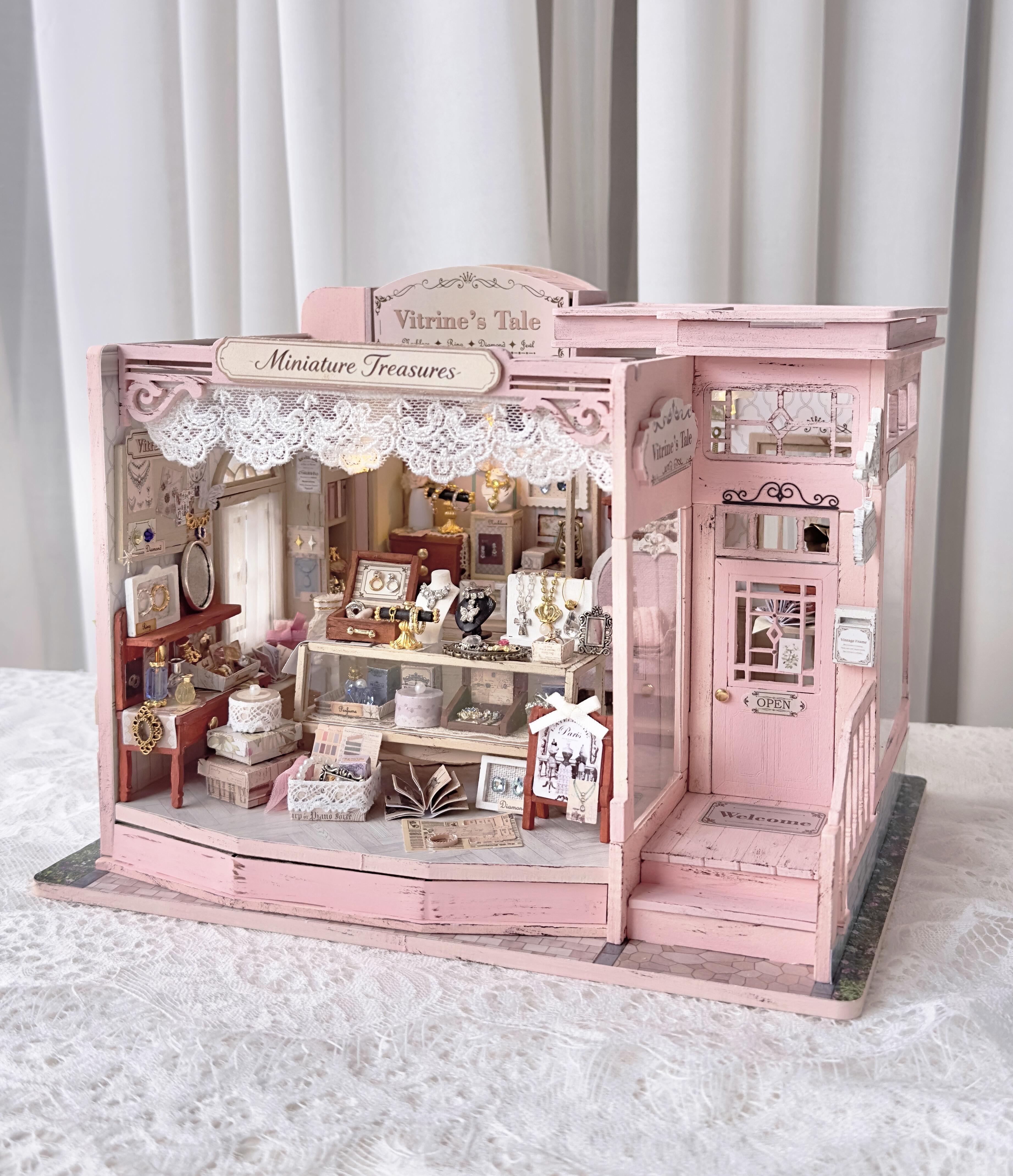 Plymagic DIY MiniHouse -  Vitrine’s Tale
