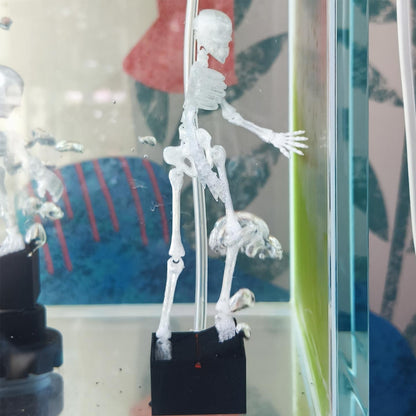 Skull-shaped aquarium air bubbler