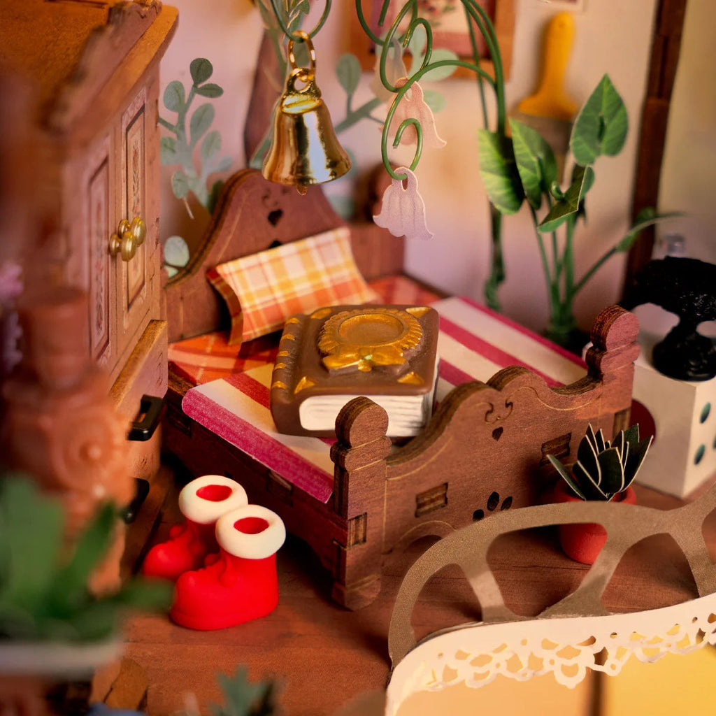 Plymagic DIY Mini House - Fairytale Tree House